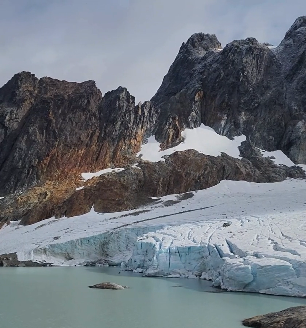 Glaciar y Laguna Ojo del Albino - Trekking en el Fin del Mundo - Image 3