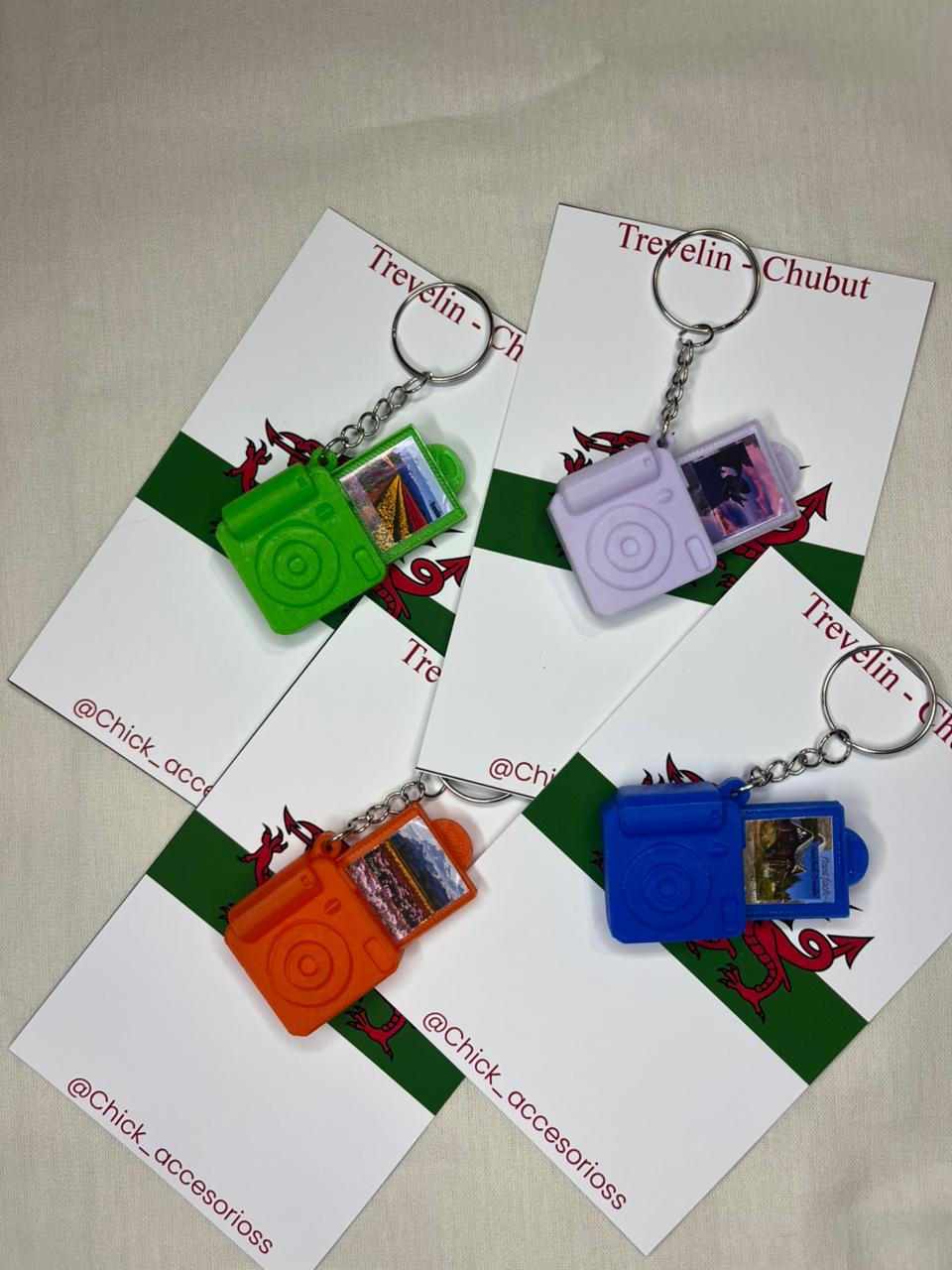 Llaveros Cámara Instax con Imágenes de Trevelin